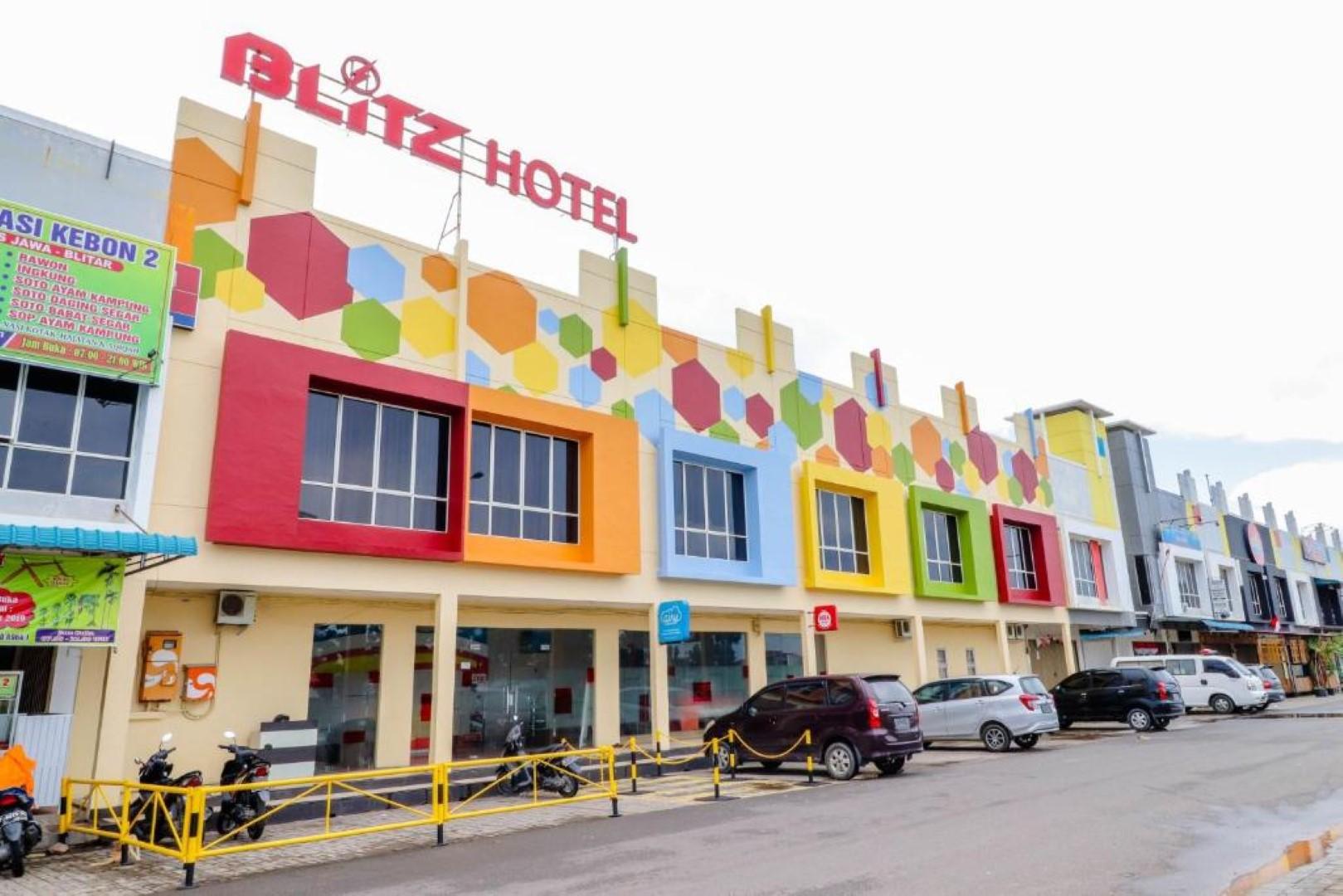 Отель Blitz Batam Экстерьер фото
